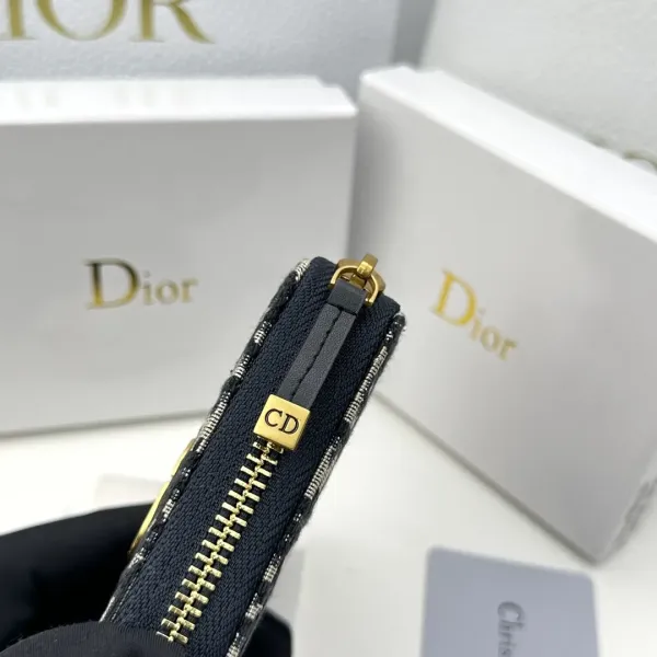 【2026】【DIOR 公式 旗艦店】ディオール 財布 当日出荷 好評に付き再入荷!12*8.5cm 【2026】【DIOR 公式 旗艦店】ディオール 財布 当日出荷 好評に付き再入荷!12*8.5cm