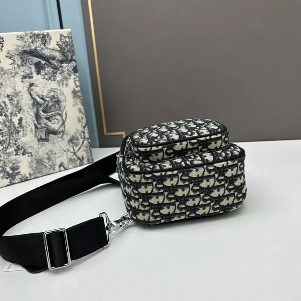 【2026】【DIOR 公式 旗艦店】ディオール リュックサック当日出荷 好評に付き再入荷!17*27*8cm 【2026】【DIOR 公式 旗艦店】ディオール リュックサック当日出荷 好評に付き再入荷!17*27*8cm