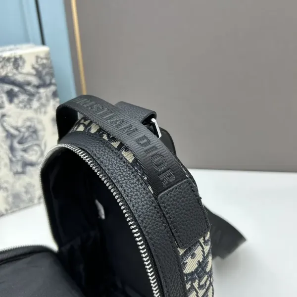 【2026】【DIOR 公式 旗艦店】ディオール リュックサック当日出荷 好評に付き再入荷!17*27*8cm 【2026】【DIOR 公式 旗艦店】ディオール リュックサック当日出荷 好評に付き再入荷!17*27*8cm