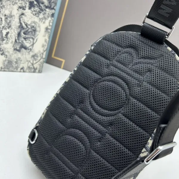 【2026】【DIOR 公式 旗艦店】ディオール リュックサック当日出荷 好評に付き再入荷!17*27*8cm 【2026】【DIOR 公式 旗艦店】ディオール リュックサック当日出荷 好評に付き再入荷!17*27*8cm