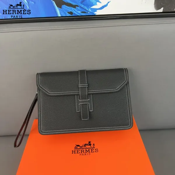 【2026】【HERMES 公式旗艦店】エルメス クラッチバッグ 当日出荷 好評に付き再入荷!26*17CM 【2026】【HERMES 公式旗艦店】エルメス クラッチバッグ 当日出荷 好評に付き再入荷!26*17CM
