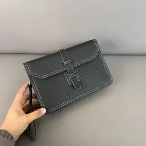 【2026】【HERMES 公式旗艦店】エルメス クラッチバッグ 当日出荷 好評に付き再入荷!26*17CM 【2026】【HERMES 公式旗艦店】エルメス クラッチバッグ 当日出荷 好評に付き再入荷!26*17CM