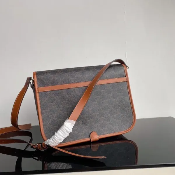 【2026】【CELINE 公式 旗艦店】セリーヌ ショルダーバッグ 出荷 好評に付き再入荷!31*24*9CM 【2026】【CELINE 公式 旗艦店】セリーヌ ショルダーバッグ 出荷 好評に付き再入荷!31*24*9CM