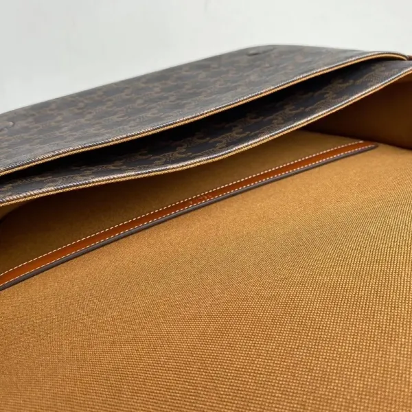 【2026】【CELINE 公式 旗艦店】セリーヌ ショルダーバッグ 出荷 好評に付き再入荷!31*24*9CM 【2026】【CELINE 公式 旗艦店】セリーヌ ショルダーバッグ 出荷 好評に付き再入荷!31*24*9CM