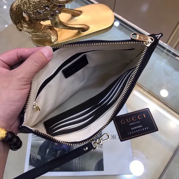 【2026】【GUCCI 公式 旗艦店】クッチ  クラッチバッグ 当日出荷 好評に付き再入荷！29*19CM
