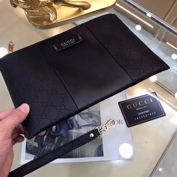 【2026】【GUCCI 公式 旗艦店】クッチ  クラッチバッグ 当日出荷 好評に付き再入荷！29*19CM