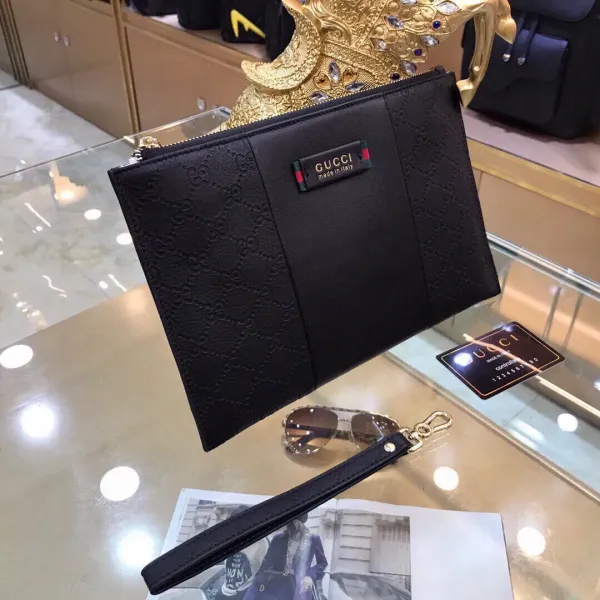 【2026】【GUCCI 公式 旗艦店】クッチ  クラッチバッグ 当日出荷 好評に付き再入荷！29*19CM