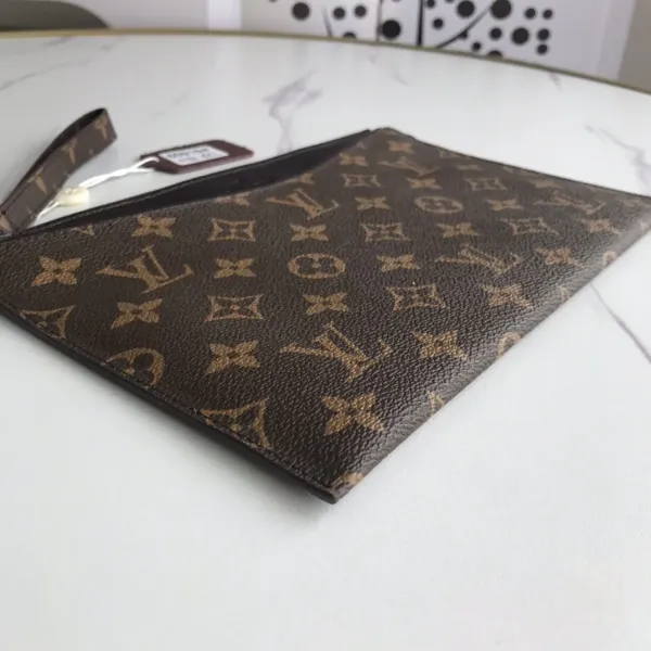 【2026】【LOUIS VUITTON公式 旗艦店】ルイヴィトン クラッチバッグ 当日出荷 好評に付き再入荷!24*17cm 【2026】【LOUIS VUITTON公式 旗艦店】ルイヴィトン クラッチバッグ 当日出荷 好評に付き再入荷!24*17cm