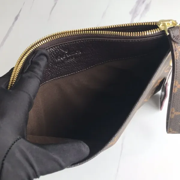 【2026】【LOUIS VUITTON公式 旗艦店】ルイヴィトン クラッチバッグ 当日出荷 好評に付き再入荷!24*17cm 【2026】【LOUIS VUITTON公式 旗艦店】ルイヴィトン クラッチバッグ 当日出荷 好評に付き再入荷!24*17cm