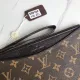 【2026】【LOUIS VUITTON公式 旗艦店】ルイヴィトン クラッチバッグ 当日出荷 好評に付き再入荷!24*17cm 【2026】【LOUIS VUITTON公式 旗艦店】ルイヴィトン クラッチバッグ 当日出荷 好評に付き再入荷!24*17cm