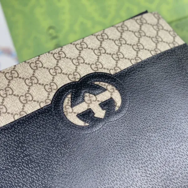 【2026】【GUCCI 公式 旗艦店】クッチ  クラッチバッグ 当日出荷 好評に付き再入荷！30.5*21*1.5CM
