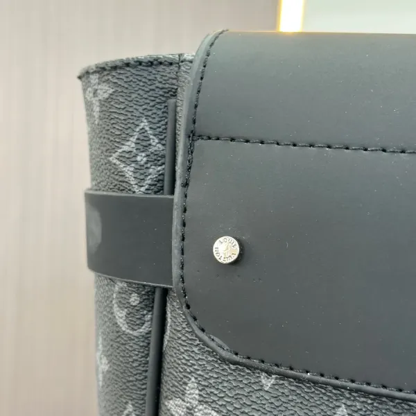 【2026】【 LOUIS VUITTON公式 旗艦店】ルイヴィトン   リュックサック   当日出荷 好評に付き再入荷！32*42CM