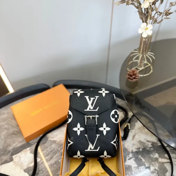 【2026】【 LOUIS VUITTON公式 旗艦店】ルイヴィトン リュックサック 当日出荷 好評に付き再入荷!14*19CM 【2026】【 LOUIS VUITTON公式 旗艦店】ルイヴィトン リュックサック 当日出荷 好評に付き再入荷!14*19CM