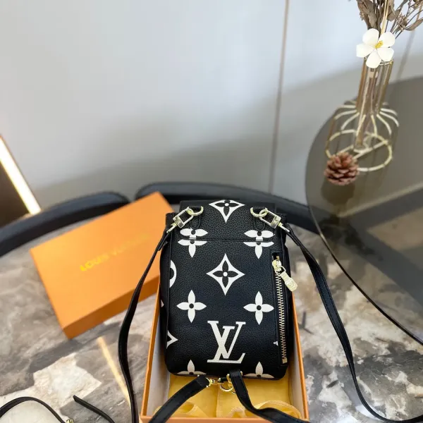 【2026】【 LOUIS VUITTON公式 旗艦店】ルイヴィトン リュックサック 当日出荷 好評に付き再入荷!14*19CM 【2026】【 LOUIS VUITTON公式 旗艦店】ルイヴィトン リュックサック 当日出荷 好評に付き再入荷!14*19CM