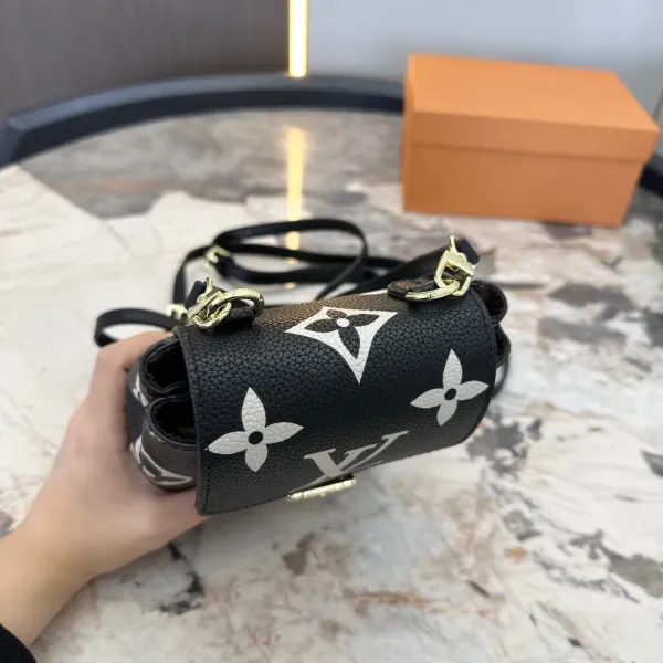 【2026】【 LOUIS VUITTON公式 旗艦店】ルイヴィトン リュックサック 当日出荷 好評に付き再入荷!14*19CM 【2026】【 LOUIS VUITTON公式 旗艦店】ルイヴィトン リュックサック 当日出荷 好評に付き再入荷!14*19CM