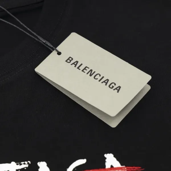 【2026】【BALENCIAGA 公式旗艦店】 バレンシアガ Tシャツご好評に付き再入荷! 【2026】【BALENCIAGA 公式旗艦店】 バレンシアガ Tシャツご好評に付き再入荷!