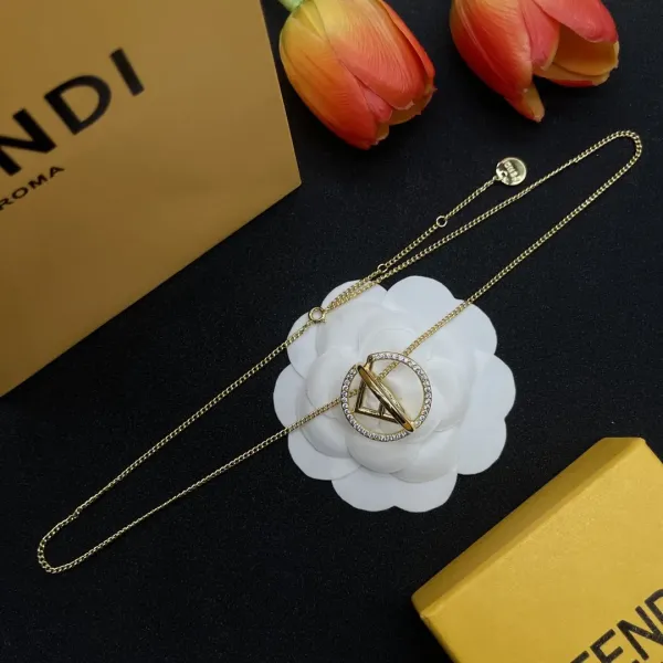 【2026】【FENDI】ネックレス、新しいネックレス万能シンプルファッションオーナメント 【2026】【FENDI】ネックレス、新しいネックレス万能シンプルファッションオーナメント