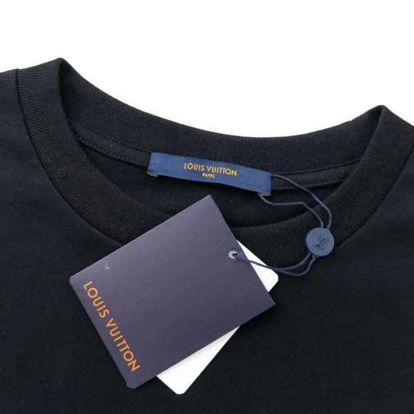 【2026】【LOUIS VUITTON 公式旗艦店】ルイヴィトン Tシャツご好評に付き再入荷! 【2026】【LOUIS VUITTON 公式旗艦店】ルイヴィトン Tシャツご好評に付き再入荷!