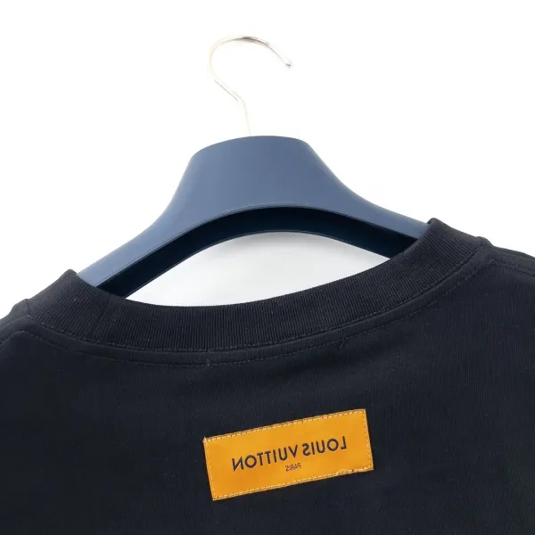 【2026】【LOUIS VUITTON 公式旗艦店】ルイヴィトン Tシャツご好評に付き再入荷! 【2026】【LOUIS VUITTON 公式旗艦店】ルイヴィトン Tシャツご好評に付き再入荷!