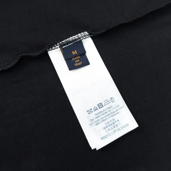 【2026】【LOUIS VUITTON 公式旗艦店】ルイヴィトン Tシャツご好評に付き再入荷! 【2026】【LOUIS VUITTON 公式旗艦店】ルイヴィトン Tシャツご好評に付き再入荷!