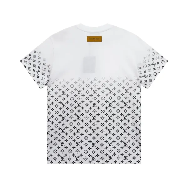 【2026】【LOUIS VUITTON 公式旗艦店】ルイヴィトン Tシャツご好評に付き再入荷! 【2026】【LOUIS VUITTON 公式旗艦店】ルイヴィトン Tシャツご好評に付き再入荷!