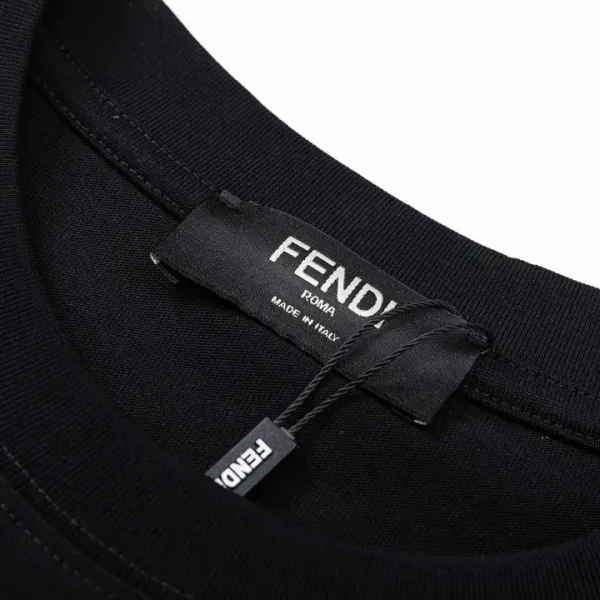 【2026】【FENDI 公式旗艦店】フェンディ Tシャツご好評に付き再入荷! 【2026】【FENDI 公式旗艦店】フェンディ Tシャツご好評に付き再入荷!