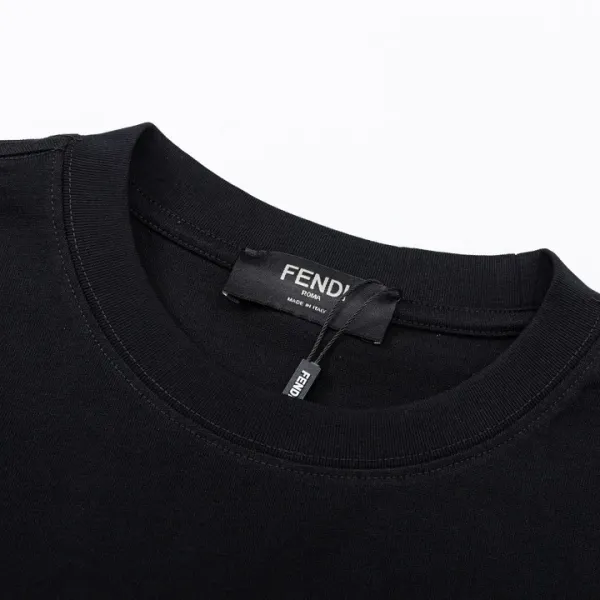 【2026】【FENDI 公式旗艦店】フェンディ Tシャツご好評に付き再入荷! 【2026】【FENDI 公式旗艦店】フェンディ Tシャツご好評に付き再入荷!