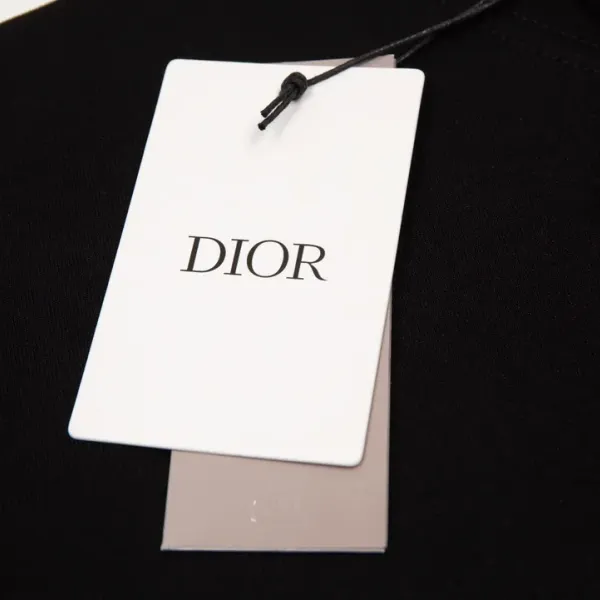 【2026】【DIOR 公式旗艦店】 ディオール Tシャツご好評に付き再入荷! 【2026】【DIOR 公式旗艦店】 ディオール Tシャツご好評に付き再入荷!