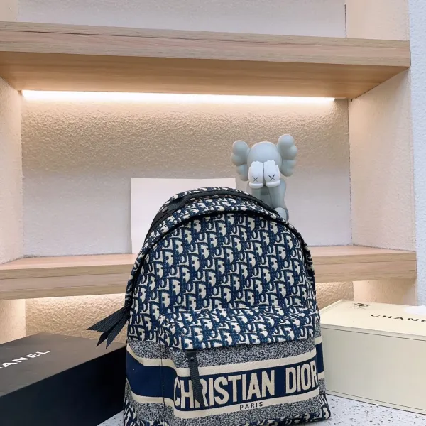 【2026】【DIOR 公式 旗艦店】ディオール リュックサック 当日出荷 好評に付き再入荷!32*13*41CM 【2026】【DIOR 公式 旗艦店】ディオール リュックサック 当日出荷 好評に付き再入荷!32*13*41CM