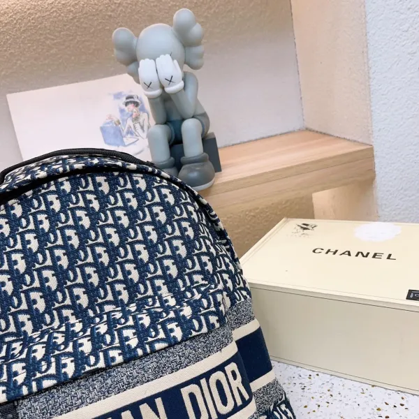 【2026】【DIOR 公式 旗艦店】ディオール リュックサック 当日出荷 好評に付き再入荷!32*13*41CM 【2026】【DIOR 公式 旗艦店】ディオール リュックサック 当日出荷 好評に付き再入荷!32*13*41CM