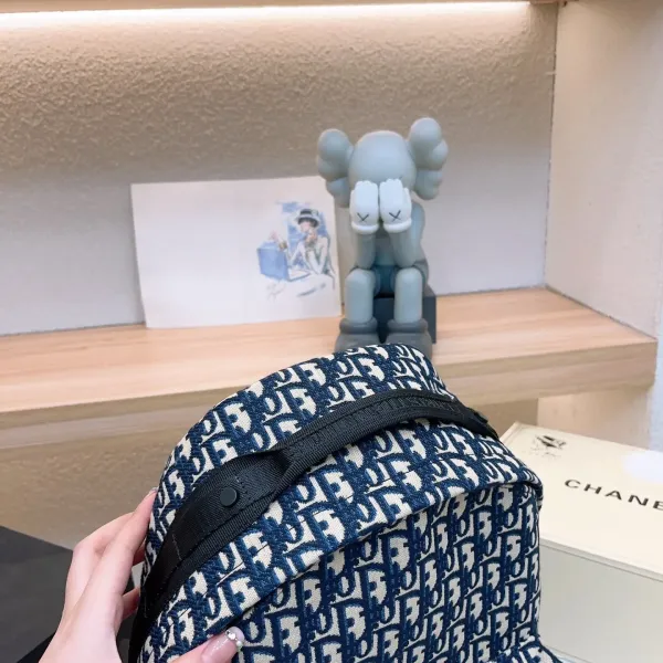 【2026】【DIOR 公式 旗艦店】ディオール リュックサック 当日出荷 好評に付き再入荷!32*13*41CM 【2026】【DIOR 公式 旗艦店】ディオール リュックサック 当日出荷 好評に付き再入荷!32*13*41CM