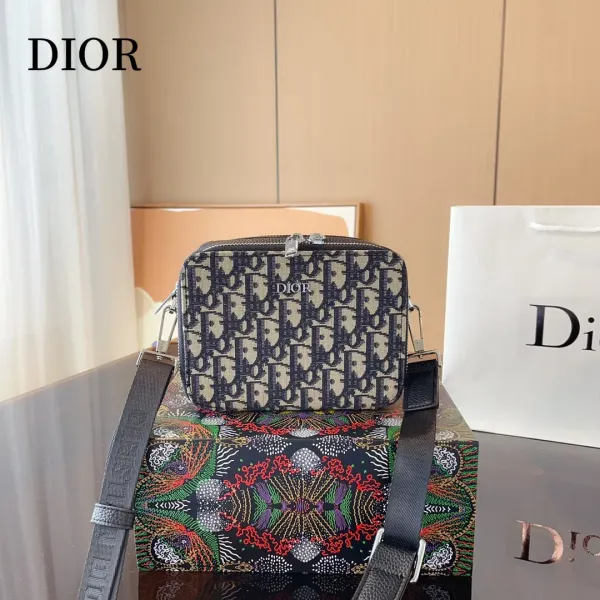 【2026】【DIOR  公式 旗艦店】ディオール   ショルダーバッグ 当日出荷 好評に付き再入荷！32*13*41CM