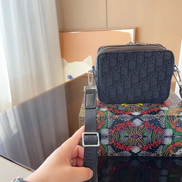 【2026】【DIOR  公式 旗艦店】ディオール   ショルダーバッグ 当日出荷 好評に付き再入荷！32*13*41CM