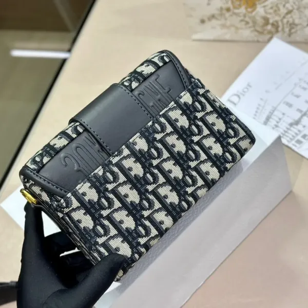 【2026】【DIOR 公式 旗艦店】ディオール ショルダーバッグ 当日出荷 好評に付き再入荷!19*14.5CM 【2026】【DIOR 公式 旗艦店】ディオール ショルダーバッグ 当日出荷 好評に付き再入荷!19*14.5CM
