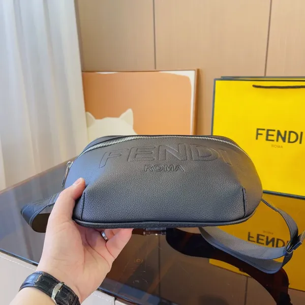【2026】【FENDI 公式 旗艦店】 フェンディ  ウエストポーチ  当日出荷 好評に付き再入荷！29*8*16CM