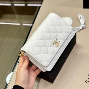 【2026】【CHANEL 公式 旗艦店】シャネル ショルダーバッグ 当日出荷 好評に付き再入荷!19*12CM 【2026】【CHANEL 公式 旗艦店】シャネル ショルダーバッグ 当日出荷 好評に付き再入荷!19*12CM