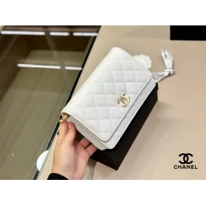 【2026】【CHANEL  公式 旗艦店】シャネル   ショルダーバッグ  当日出荷 好評に付き再入荷！19*12CM
