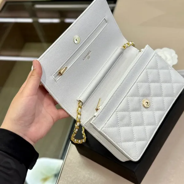【2026】【CHANEL 公式 旗艦店】シャネル ショルダーバッグ 当日出荷 好評に付き再入荷!19*12CM 【2026】【CHANEL 公式 旗艦店】シャネル ショルダーバッグ 当日出荷 好評に付き再入荷!19*12CM