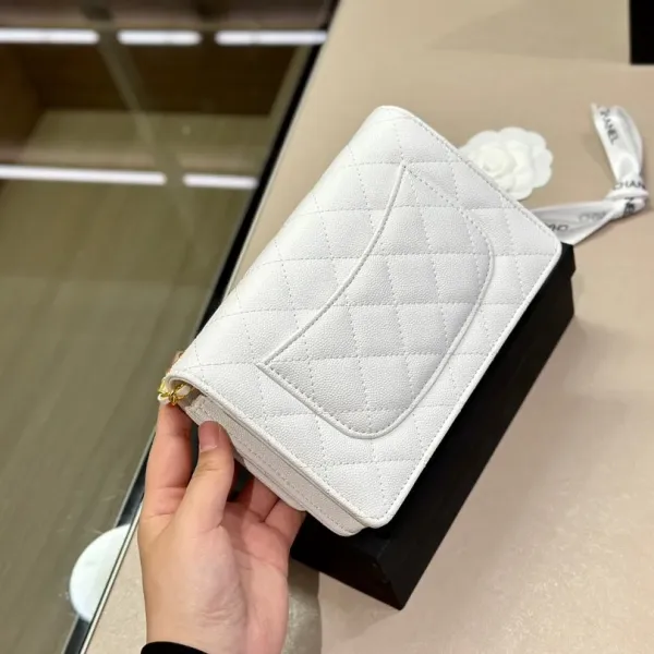 【2026】【CHANEL 公式 旗艦店】シャネル ショルダーバッグ 当日出荷 好評に付き再入荷!19*12CM 【2026】【CHANEL 公式 旗艦店】シャネル ショルダーバッグ 当日出荷 好評に付き再入荷!19*12CM