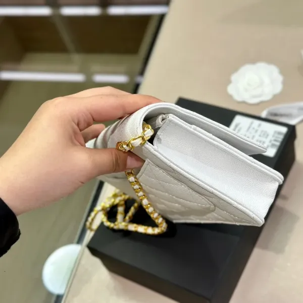 【2026】【CHANEL 公式 旗艦店】シャネル ショルダーバッグ 当日出荷 好評に付き再入荷!19*12CM 【2026】【CHANEL 公式 旗艦店】シャネル ショルダーバッグ 当日出荷 好評に付き再入荷!19*12CM