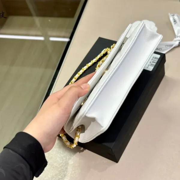 【2026】【CHANEL 公式 旗艦店】シャネル ショルダーバッグ 当日出荷 好評に付き再入荷!19*12CM 【2026】【CHANEL 公式 旗艦店】シャネル ショルダーバッグ 当日出荷 好評に付き再入荷!19*12CM