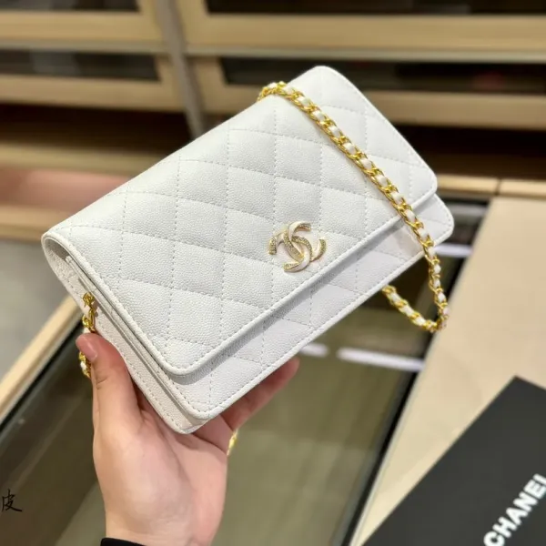 【2026】【CHANEL 公式 旗艦店】シャネル ショルダーバッグ 当日出荷 好評に付き再入荷!19*12CM 【2026】【CHANEL 公式 旗艦店】シャネル ショルダーバッグ 当日出荷 好評に付き再入荷!19*12CM