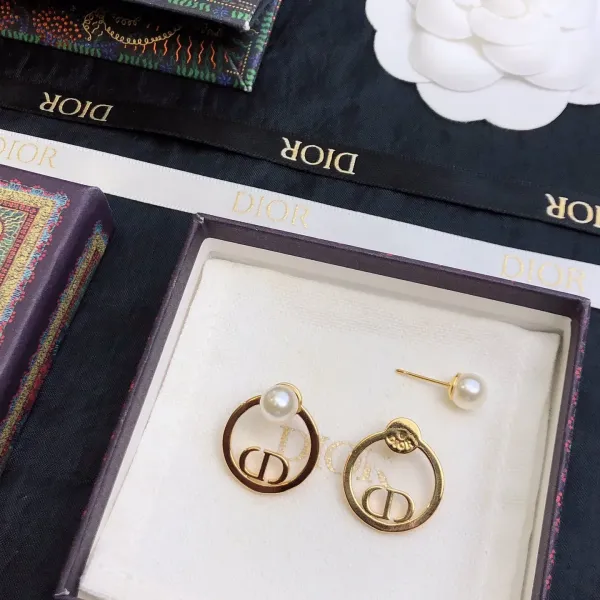 【2026】【DIOR】 ディオール ファッションスタイルのイヤリング 【2026】【DIOR】 ディオール ファッションスタイルのイヤリング
