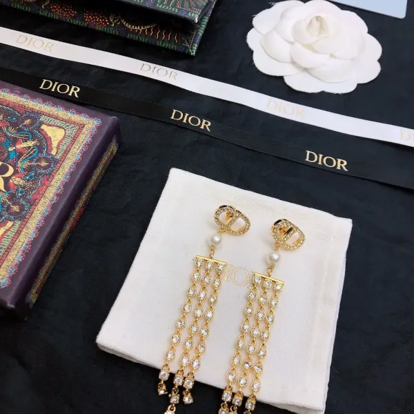 【2026】【DIOR】 ディオール ファッションスタイルのイヤリング 【2026】【DIOR】 ディオール ファッションスタイルのイヤリング