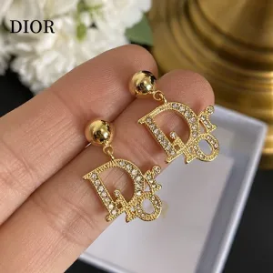 【2026】【DIOR】 ディオール ファッションスタイルのイヤリング 【2026】【DIOR】 ディオール ファッションスタイルのイヤリング