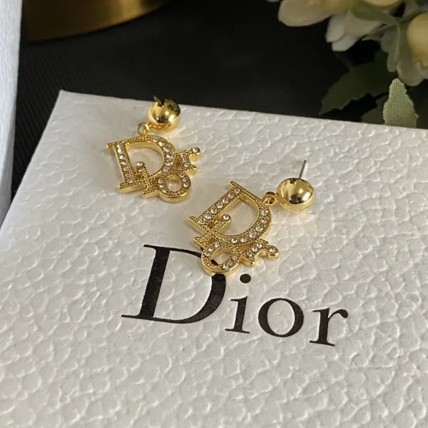 【2026】【DIOR】 ディオール  ファッションスタイルのイヤリング