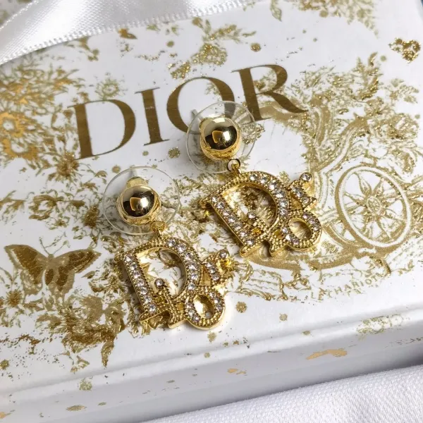 【2026】【DIOR】 ディオール  ファッションスタイルのイヤリング