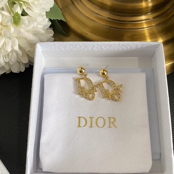 【2026】【DIOR】 ディオール  ファッションスタイルのイヤリング
