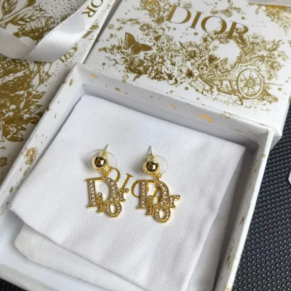 【2026】【DIOR】 ディオール  ファッションスタイルのイヤリング