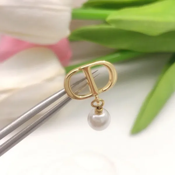 【2026】【DIOR】 ディオール  ファッションスタイルのイヤリング